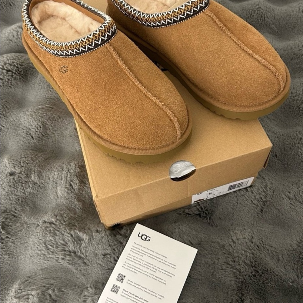 UGG Tasman Chesnut Size 8 Women